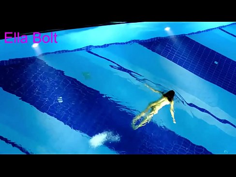 ❤️ Nu mă pot opri din privit, tânără blondă surprinsă înotând goală în piscina stațiunii ELLA BOLT ❤️ at ro.vegasservice.ru ❌️❤
