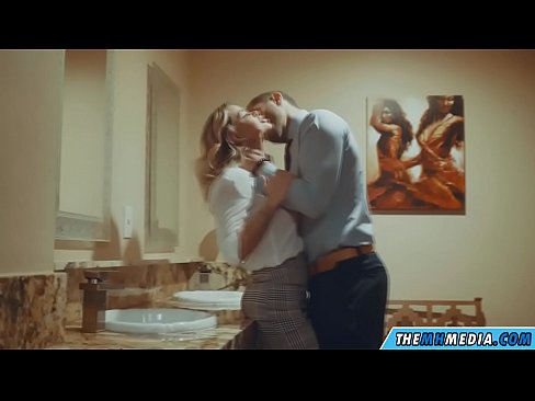 ❤️ Când o blondă cu sânii mari te seduce într-o toaletă publică ❤️ at ro.vegasservice.ru ❌️❤